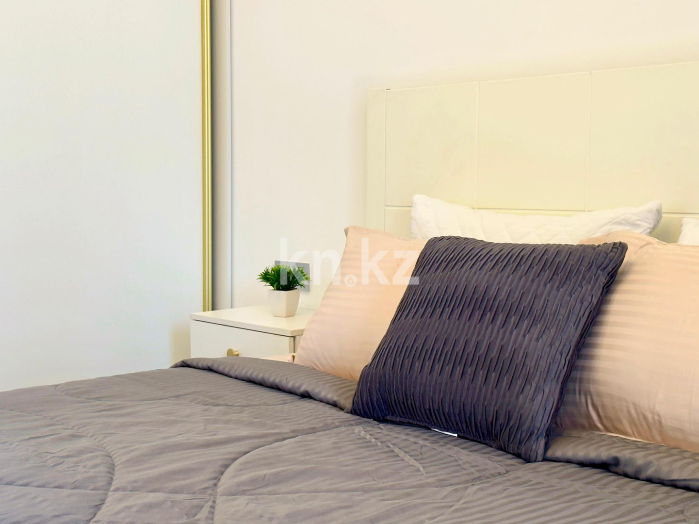 Аренда 2-комнатной квартиры посуточно, 56 м², Гагарина, дом  233 - Аренда  двухкомнатных квартир посуточно в Алматы фото 12 из 24