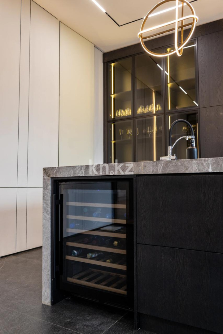 Продажа 6-комнатной квартиры, 650 м² - Продажа пятикомнатных и более квартир в Алматы фото 8 из 40