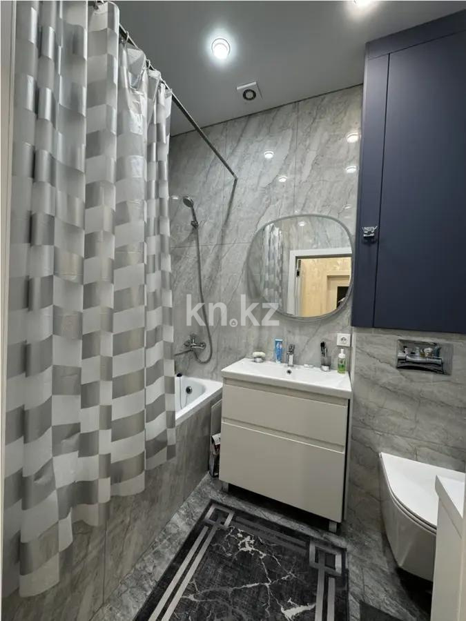 Продажа 2-комнатной квартиры, 52 м², пр. Республики, дом  49 в Караганде - фото 4