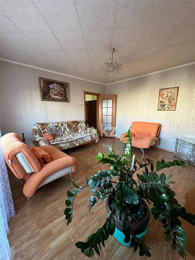 Продажа 4-комнатной квартиры, 85 м², мкр-н Степной-4 - Продажа  четырехкомнатных квартир в Караганде фото 1 из 14