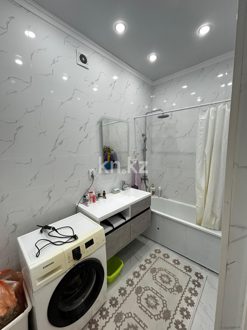 Продажа 3-комнатной квартиры, 83 м², ул. Муканова, дом  61/2 в Караганде - фото 8