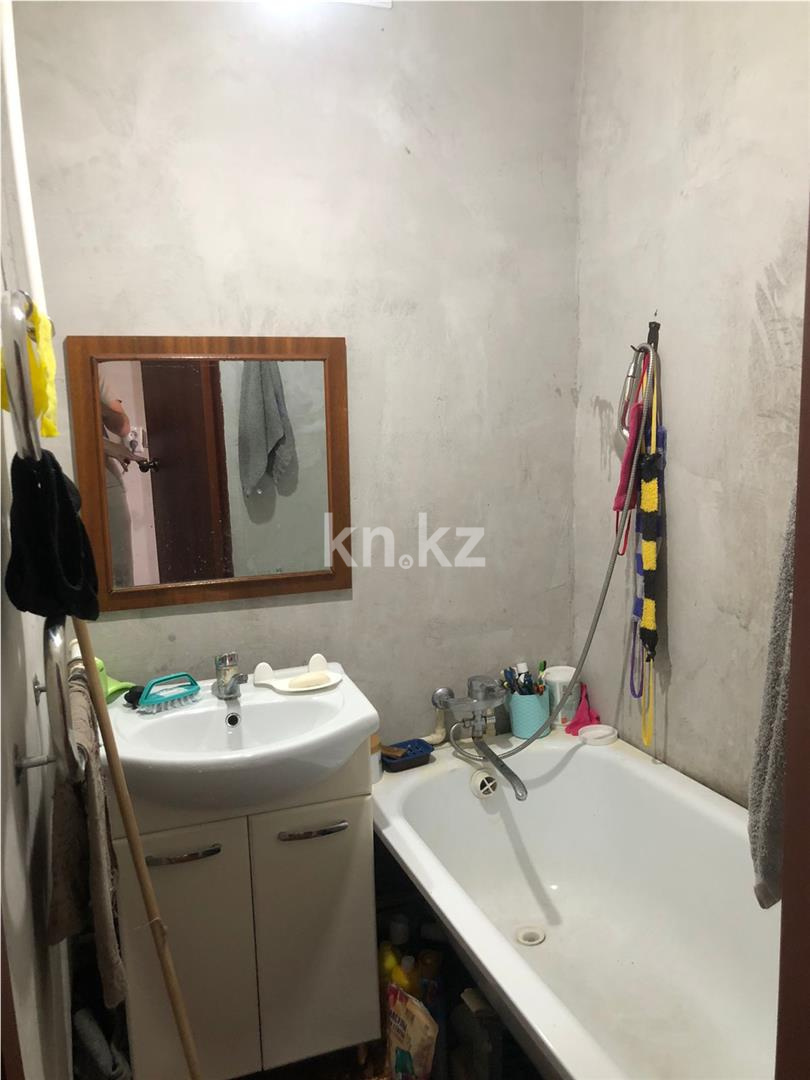 Продажа 3-комнатной квартиры, 60 м², мкр-н 13, дом  36 в Караганде - фото 8