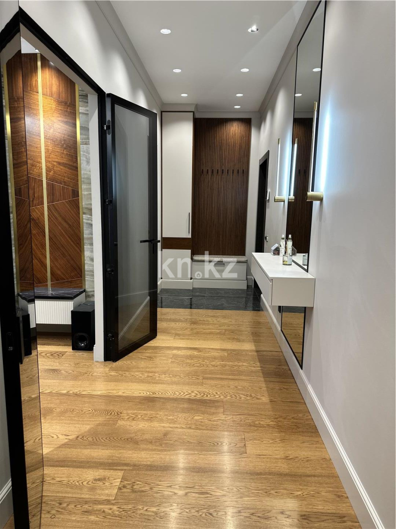 Продажа 4-комнатной квартиры, 105 м², мкр-н Степной-3 - Продажа  четырехкомнатных квартир в Караганде фото 20 из 24