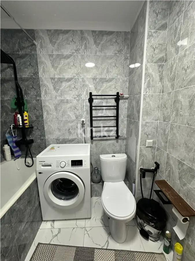 Продажа 3-комнатной квартиры, 65 м², мкр-н Аксай-3, дом  1 в Алматы - фото 5