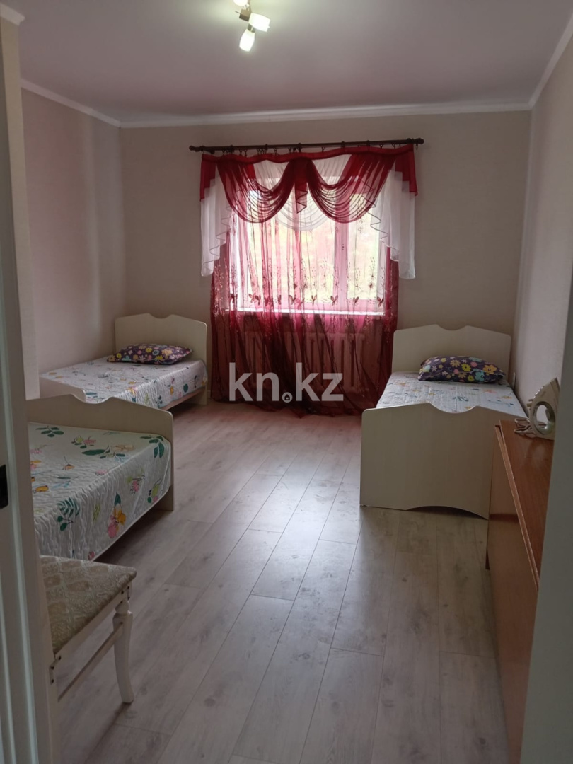 Аренда 8-комнатного дома, 300 м², ул. Кунгей, дом  1 - Аренда домов в Караганде без посредников фото 5 из 7