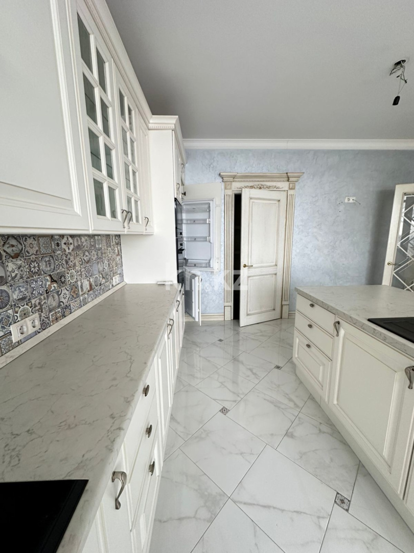 Продажа 4-комнатной квартиры, 300 м², Рахимжана Кошкарбаева в Астане - фото 2