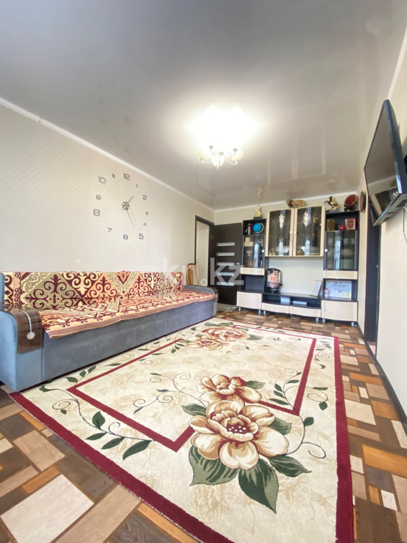 Продажа 4-комнатной квартиры, 62 м², ул. Муканова, дом  8 - Продажа  четырехкомнатных квартир в Караганде с фото фото 1 из 15