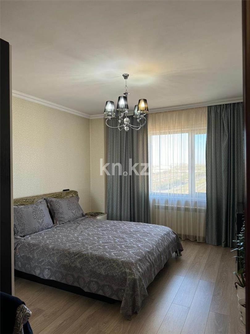 Продажа 3-комнатной квартиры, 90 м², пр. Шахтеров, дом  60 в Караганде - фото 2