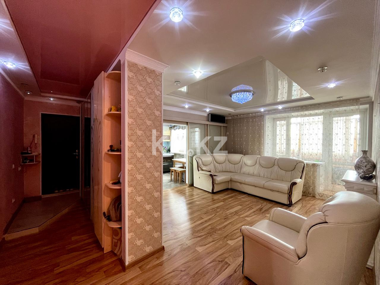 Продажа 4-комнатной квартиры, 78 м², пр. Республики, дом  18 - Продажа  четырехкомнатных квартир в Караганде фото 1 из 21