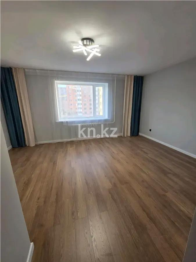 Продажа 3-комнатной квартиры, 80 м², ул. Азербаева, дом  6 - Продажа квартир в Казахстане фото 1 из 8