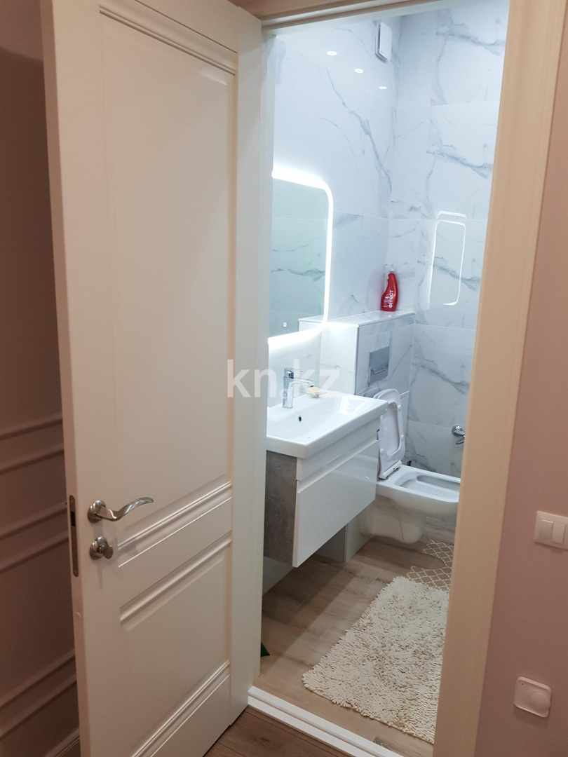 Аренда 1-комнатной квартиры посуточно, 40 м², пр. Шахтеров, дом  52б - Аренда квартир посуточно в Караганде с фото фото 15 из 19