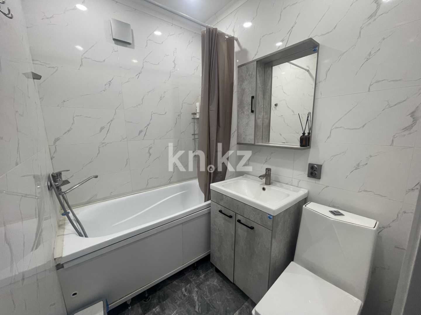 Продажа 2-комнатной квартиры, 45.5 м², Жангозина - Продажа и аренда недвижимости в Алматинской области фото 17 из 20