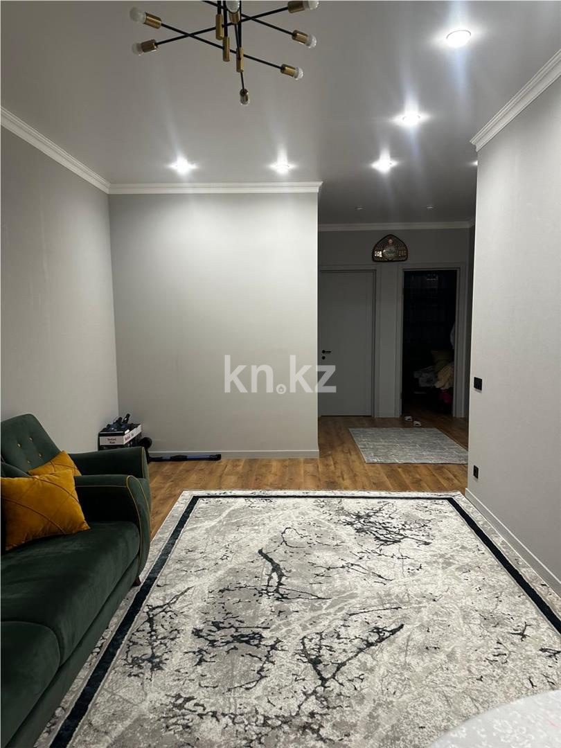 Продажа 3-комнатной квартиры, 79 м², ул. Муканова в Караганде - фото 2