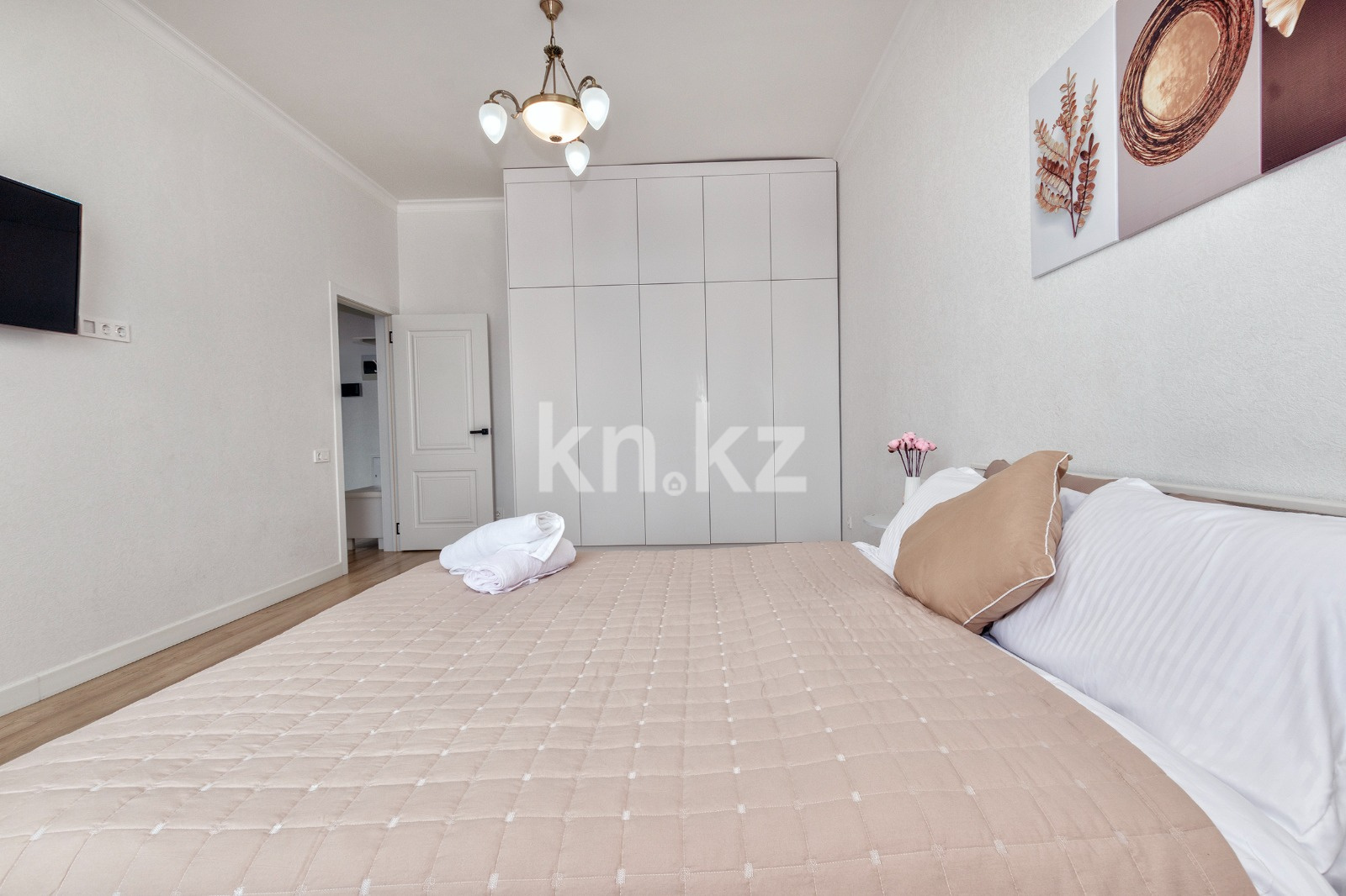 Аренда 2-комнатной квартиры посуточно, 50 м², пр. Туран, дом  43 - ул. Сыганак - Аренда квартир посуточно в Астане без посредников фото 4 из 8