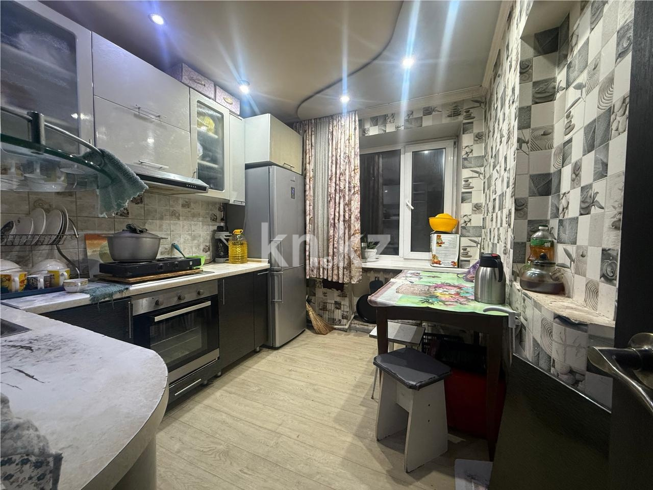Продажа 3-комнатной квартиры, 65 м² - Продажа квартир в кирпичном доме в Караганде - страница 2 фото 8 из 14