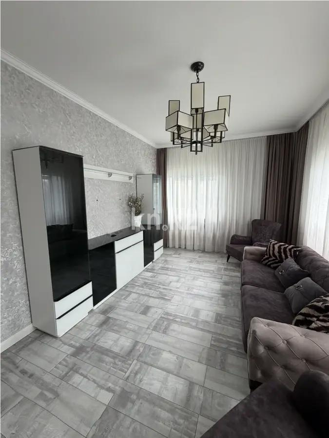 Продажа 3-комнатной квартиры, 92 м² - Продажа трехкомнатных квартир в кирпичном доме в Караганде - страница 3 фото 1 из 7