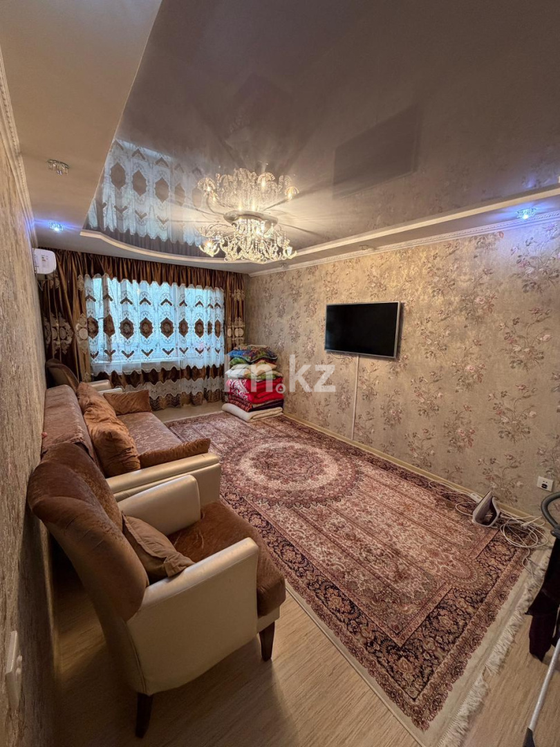 Продажа 4-комнатной квартиры, 80 м², пр. Строителей - Продажа  четырехкомнатных квартир в Караганде фото 1 из 8