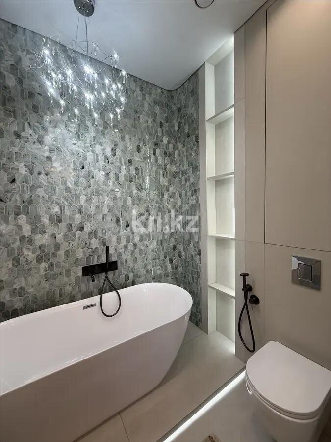 Продажа 4-комнатной квартиры, 140 м² в Астане - фото 8