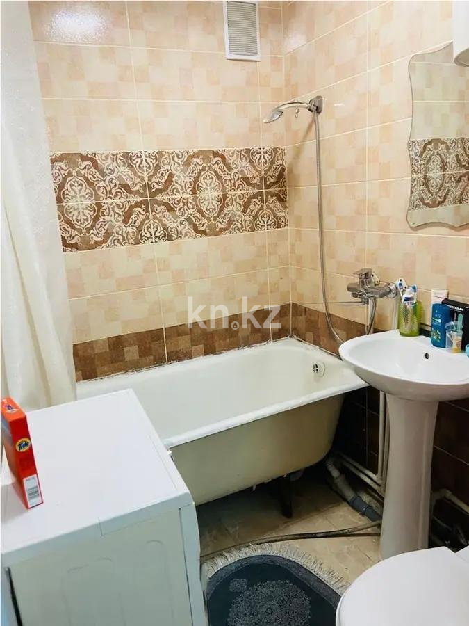 Продажа 2-комнатной квартиры, 46 м², 12 мкр., дом  17 в Караганде - фото 4