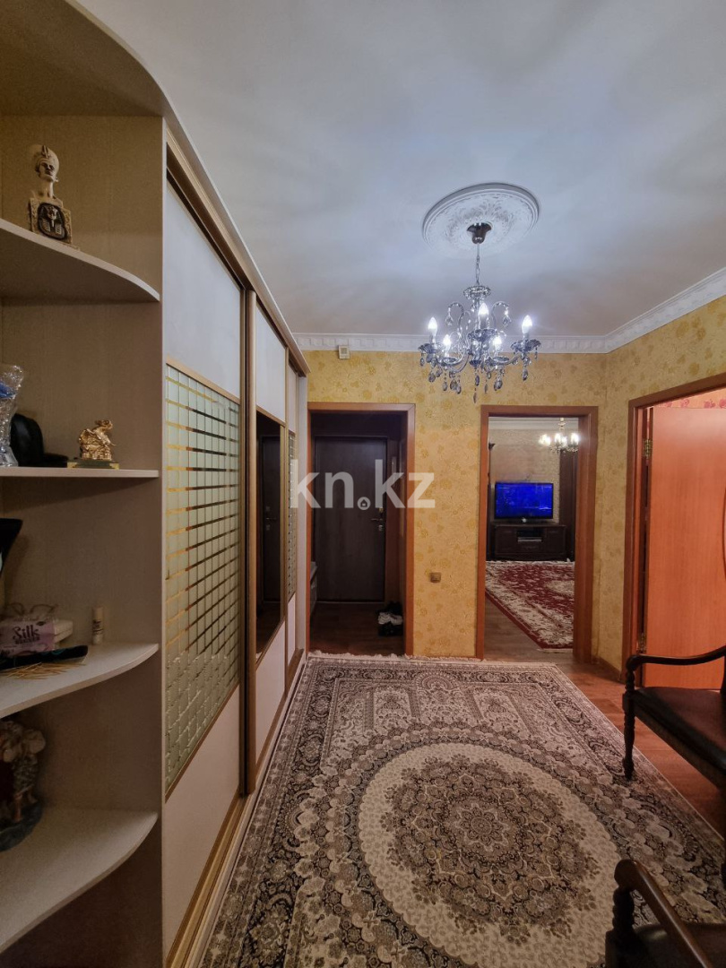 Продажа 3-комнатной квартиры, 64 м², мкр-н Гульдер-1, дом  4 в Караганде - фото 14