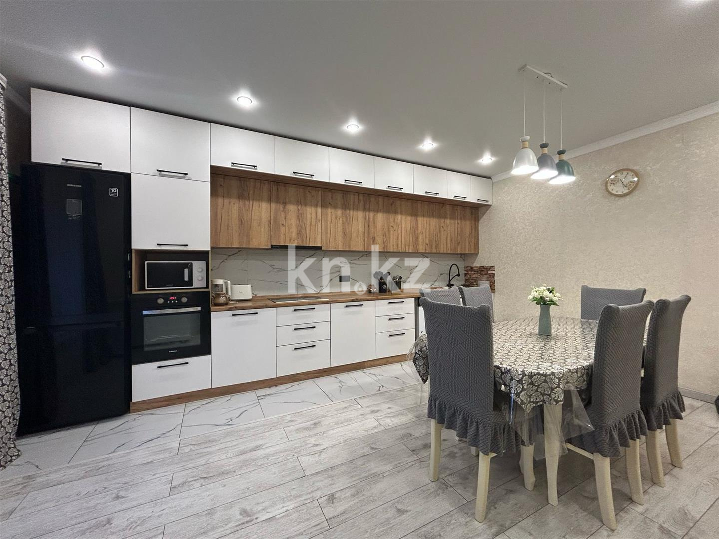 Продажа 7-комнатного дома, 355 м², ул. Жандарбековой - Продажа домов, коттеджей в Казахстане фото 14 из 22