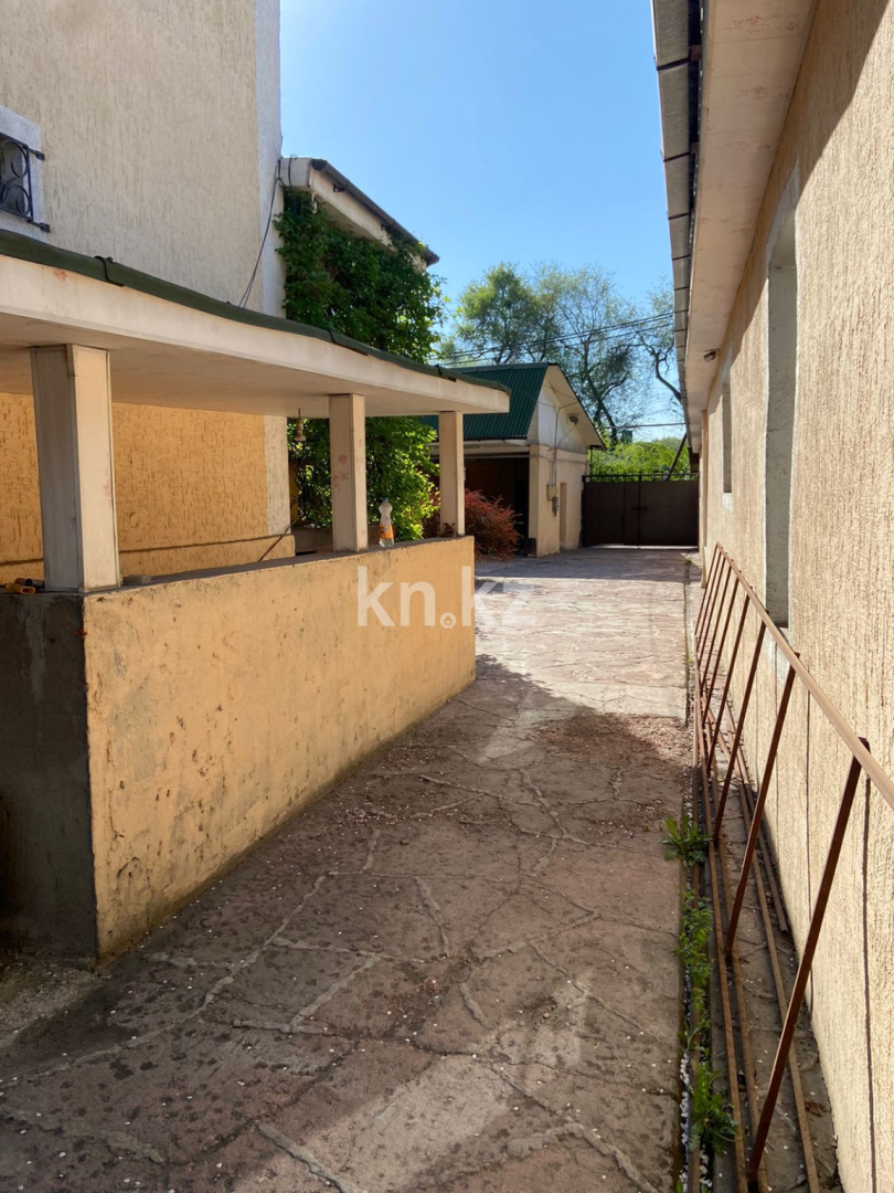 Продажа 6-комнатного дома, 284 м² - Продажа пятикомнатных и более домов, коттеджей в Алматы фото 2 из 14