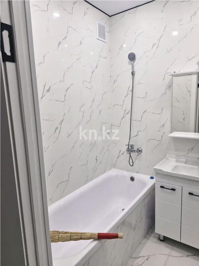 Продажа 3-комнатной квартиры, 71 м², ул. Омарова, дом  1 в Алматы - фото 4