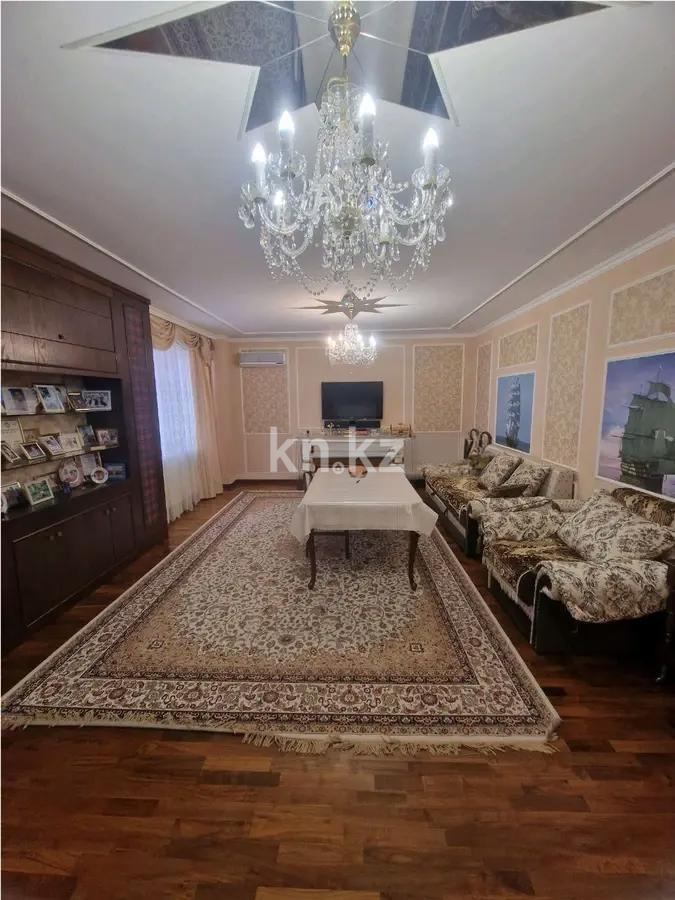 Продажа 4-комнатной квартиры, 200 м², ул. Омарова, дом  10 - Продажа квартир в Астане без посредников фото 1 из 10