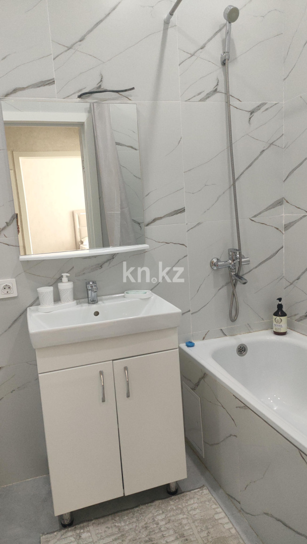 Аренда 1-комнатной квартиры посуточно, 42 м², пр. Туран, дом  46/4 - ул. Орынбор - Аренда квартиры посуточно в Астане фото 12 из 17