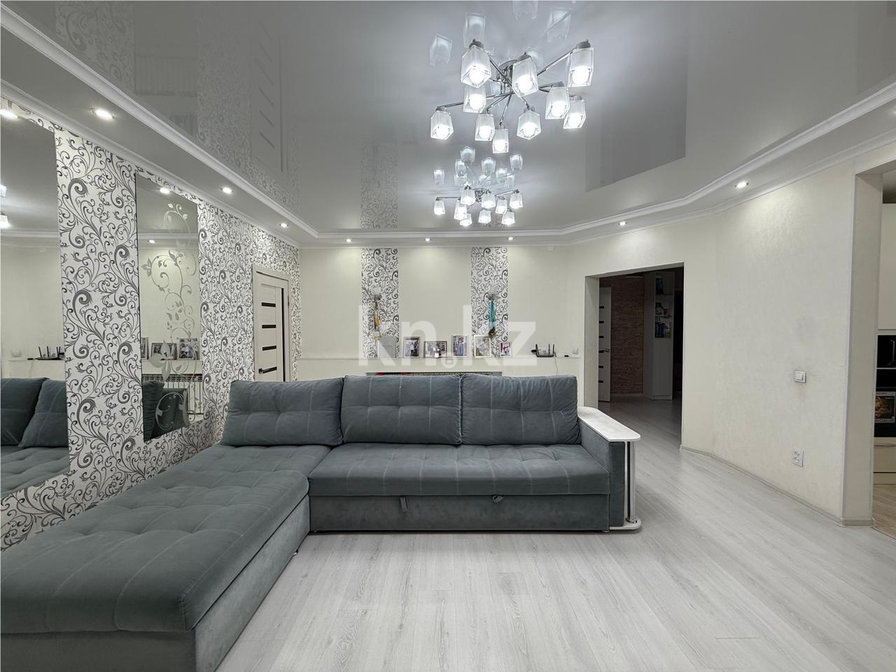 Продажа 3-комнатной квартиры, 103 м² - Продажа трехкомнатных квартир в блочном доме в Караганде фото 8 из 29