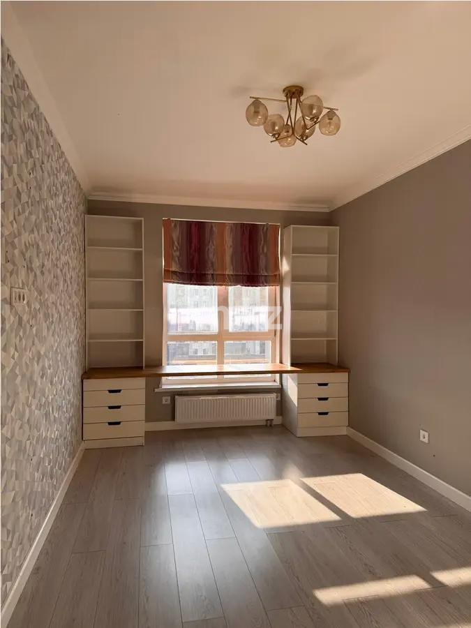 Продажа 4-комнатной квартиры, 92 м², пр. Мангилик Ел, дом  40/2 в Астане - фото 3