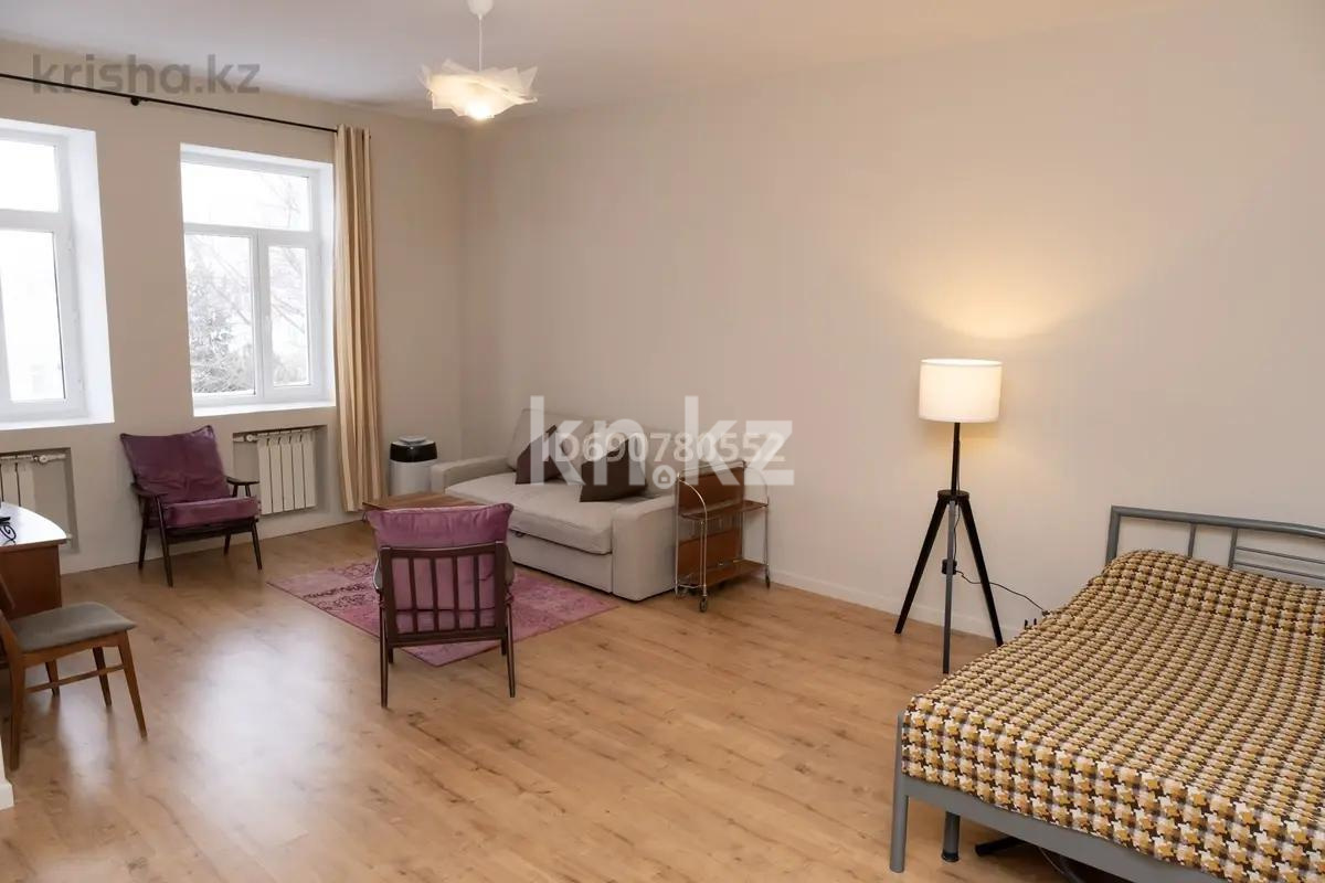 Продажа 1-комнатной квартиры, 42 м², ул. Абая, дом  7 - Продажа  однокомнатных квартир в Караганде фото 1 из 3