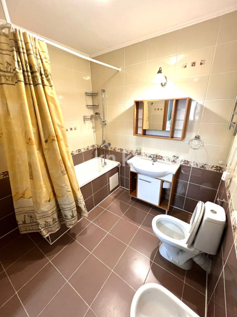 Продажа 5-комнатной квартиры, 200 м², пр. Абая, дом  45/2 - Республики - Продажа  пятикомнатных квартир в Астане фото 18 из 24