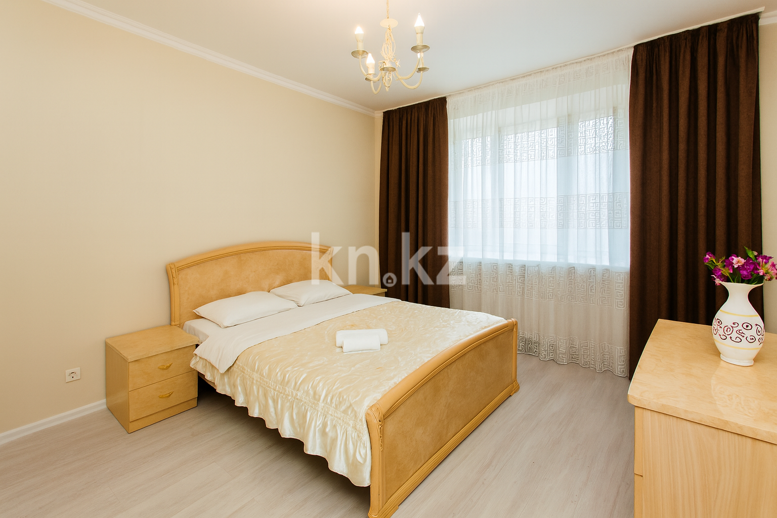 Аренда 2-комнатной квартиры посуточно, 70 м², ул. Сарайшык, дом  7/1 - ул. Акмешит - Аренда  двухкомнатных квартир посуточно в Астане без посредников с фото фото 1 из 19
