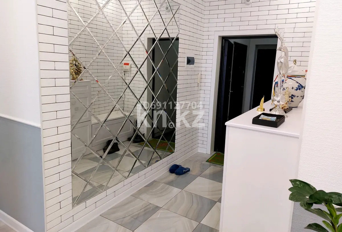 Продажа 3-комнатной квартиры, 113 м², мкр. Степной-2, дом  2/4 в Караганде - фото 3