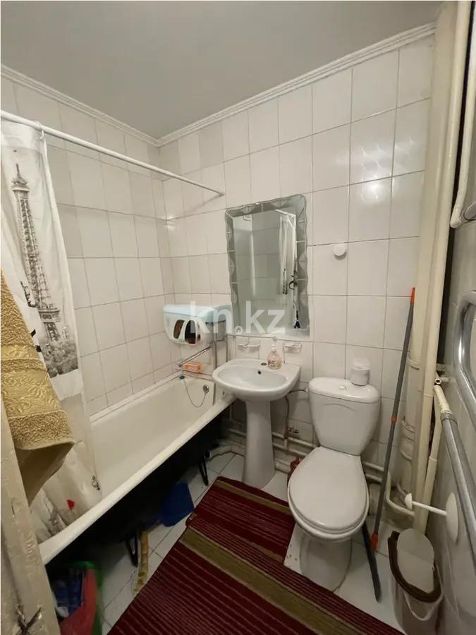 Продажа 3-комнатной квартиры, 58 м², мкр-н 11, дом  12 в Алматы - фото 4