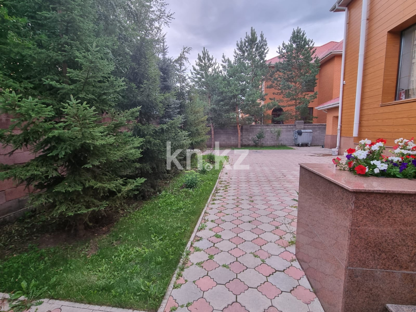 Продажа 7-комнатного дома, 450 м², Комсомольский - Продажа домов, коттеджей в Казахстане фото 10 из 11