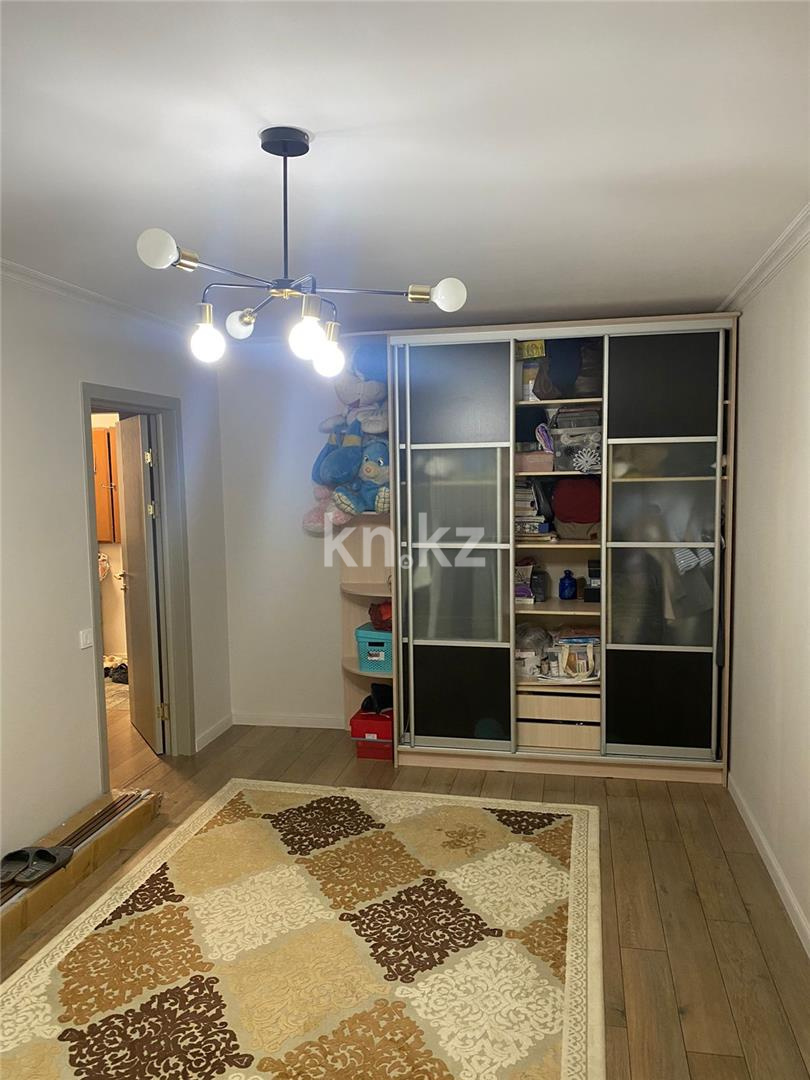 Продажа 5-комнатной квартиры, 100 м², 6-й мкр. - Продажа квартир в Казахстане фото 11 из 18