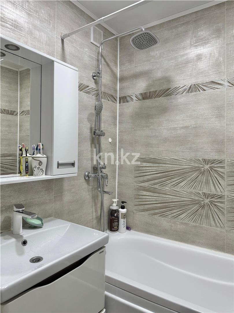 Продажа 3-комнатной квартиры, 65 м², мкр-н 18 - Продажа квартир в Караганде фото 7 из 13