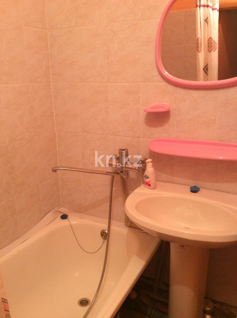 Аренда 3-комнатной квартиры посуточно, 61 м², ул. Соколиная - Аренда жилой и коммерческой недвижимости в Уральске фото 2 из 5