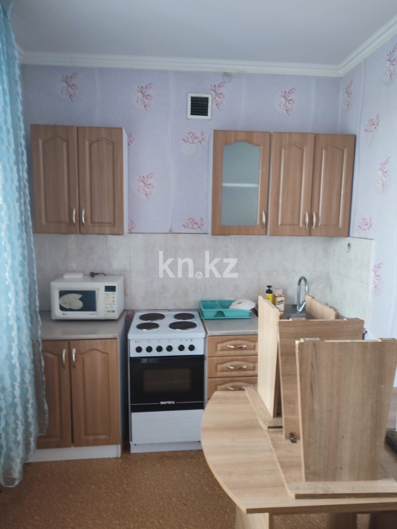 Аренда 1-комнатной квартиры, 40 м² в Астане