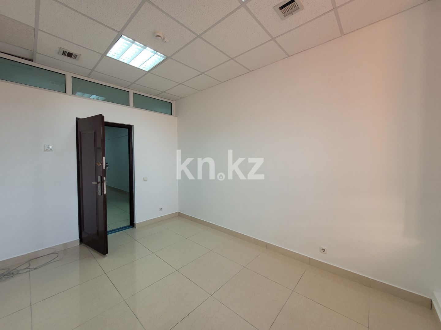 Аренда , пр. Бухар-жырау, дом  57 - Аренда офисных и торговых помещений в Караганде с фото фото 4 из 5