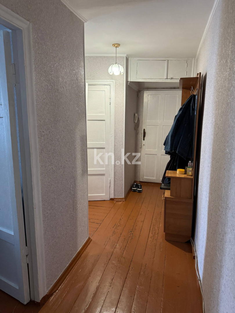 Продажа 3-комнатной квартиры, 60 м², мкр-н 21, дом  21 - Продажа квартир в Караганде фото 10 из 13