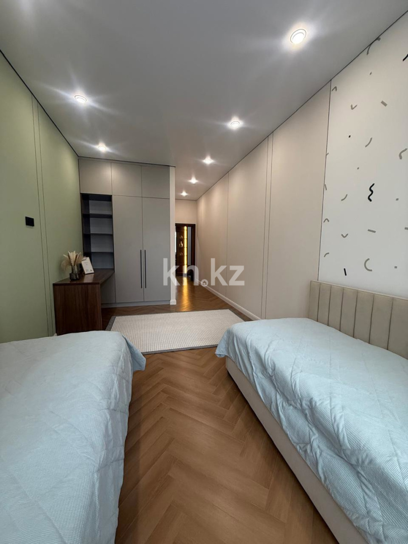 Продажа 4-комнатной квартиры, 111.6 м², Сейфуллина в Алматы - фото 12