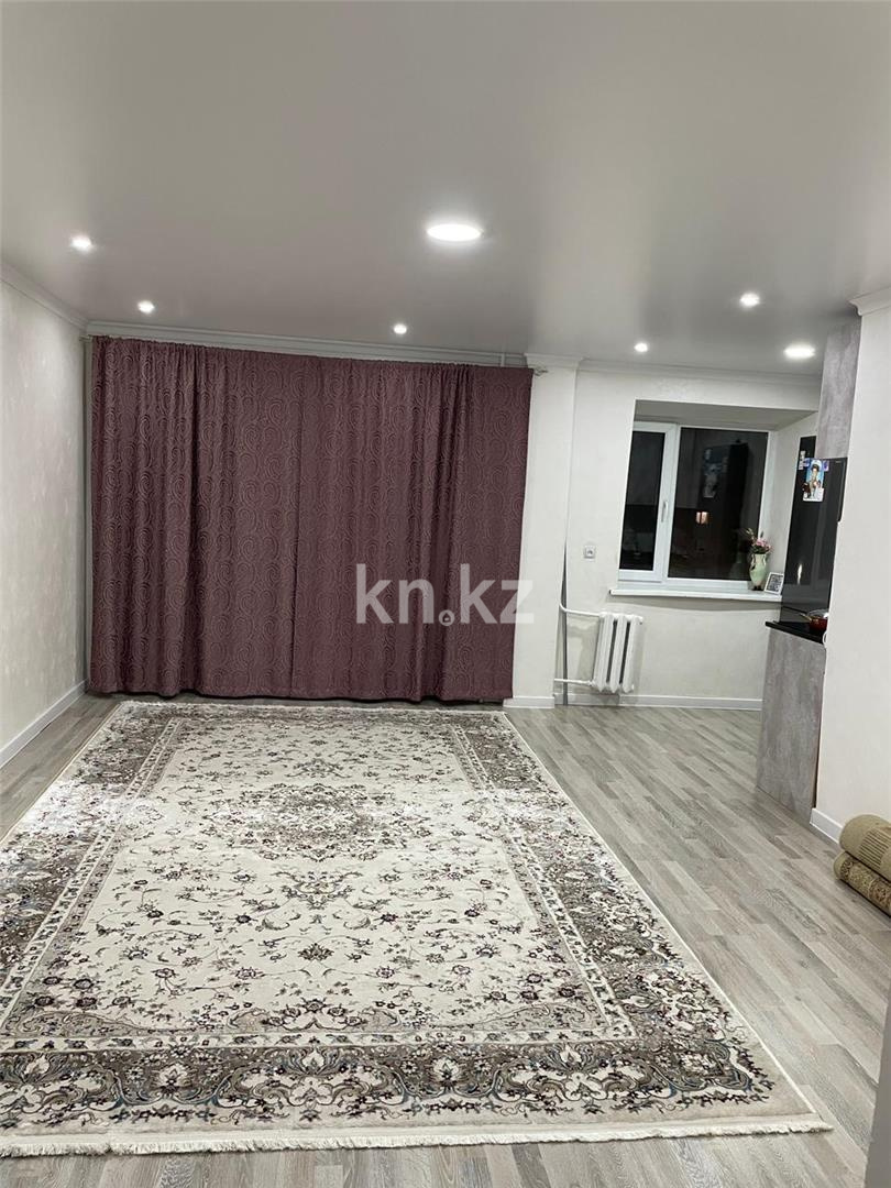 Продажа 2-комнатной квартиры, 43 м², ул. Зелинского, дом  24/5 - Продажа квартир в Караганде фото 1 из 8
