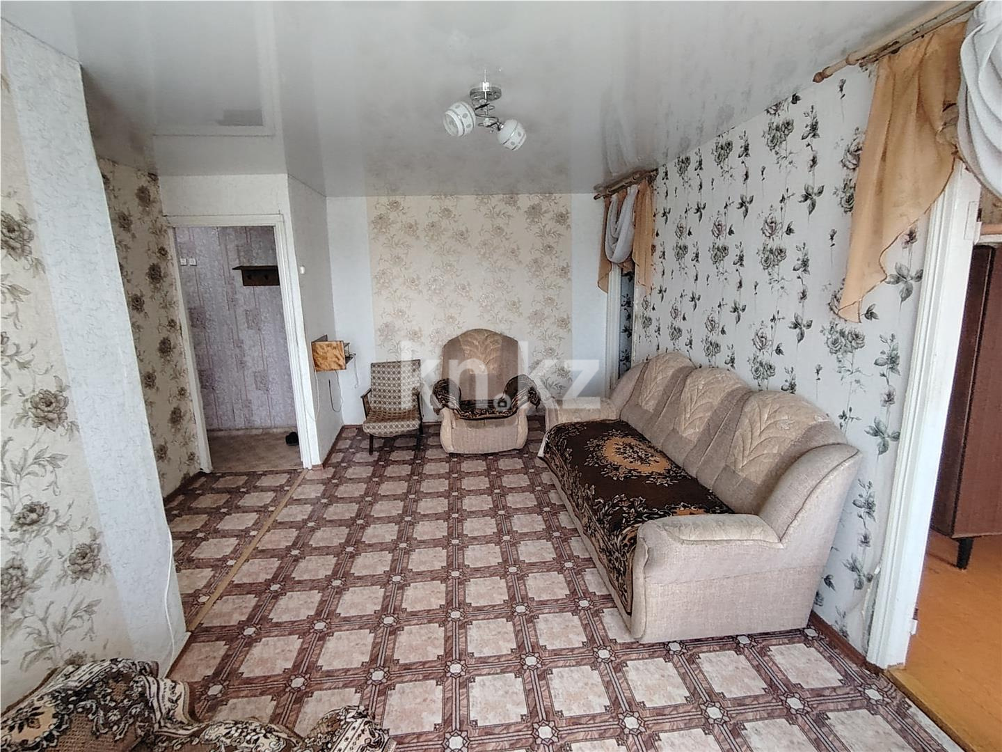 Продажа 2-комнатной квартиры, 42 м², пр. Абая - Продажа и аренда недвижимости в Шахтинске фото 1 из 10
