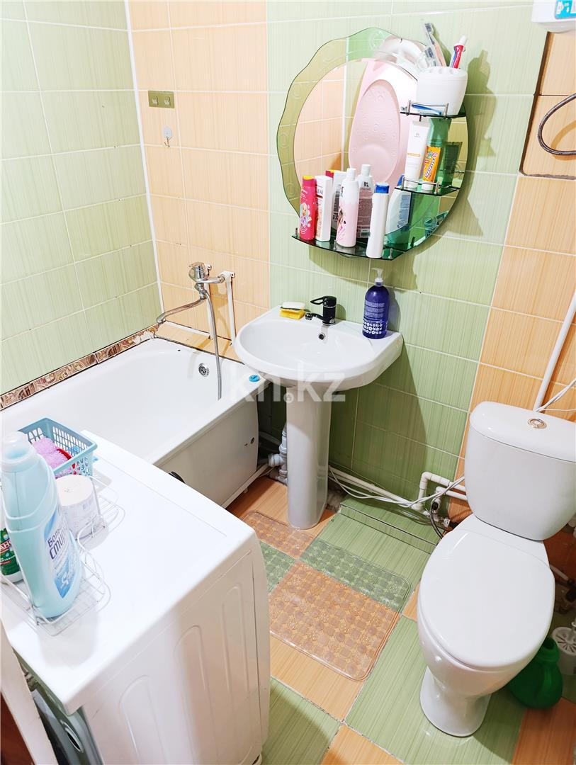 Продажа 3-комнатной квартиры, 59 м², мкр-н 23, дом  8 в Караганде - фото 11