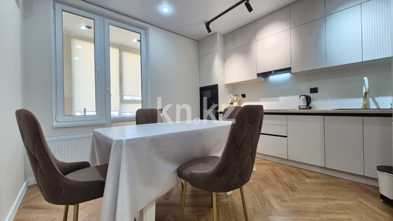 Аренда 2-комнатной квартиры, 64 м² - Аренда двухкомнатных квартир помесячно в Атырау фото 11 из 32