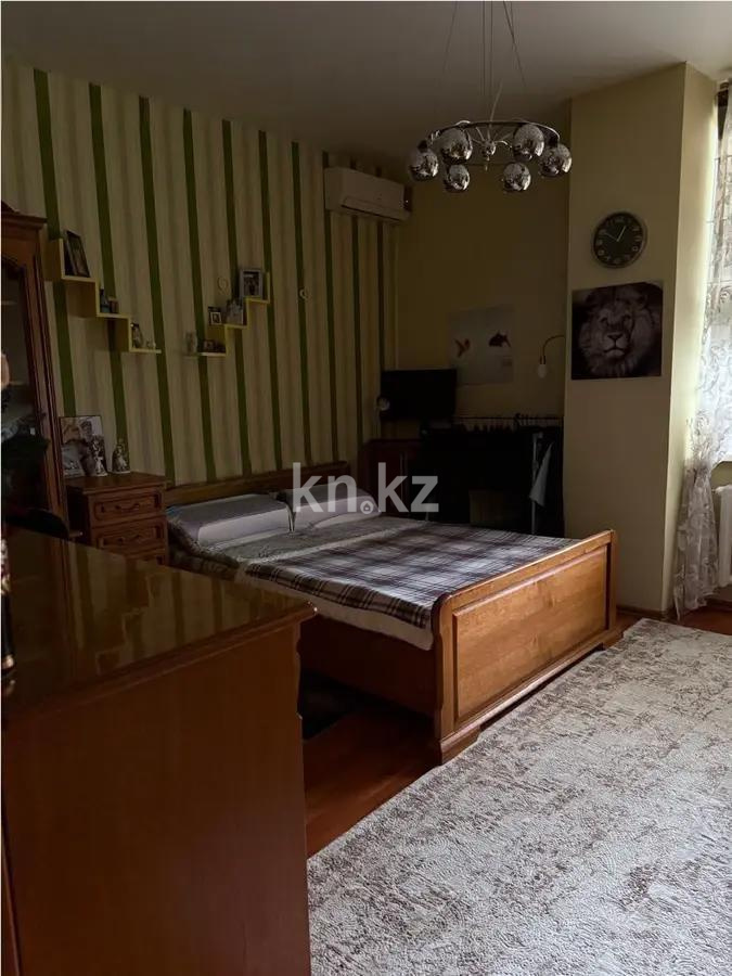 Продажа 3-комнатной квартиры, 135 м², ул. Аманжолова, дом  30 в Караганде - фото 3