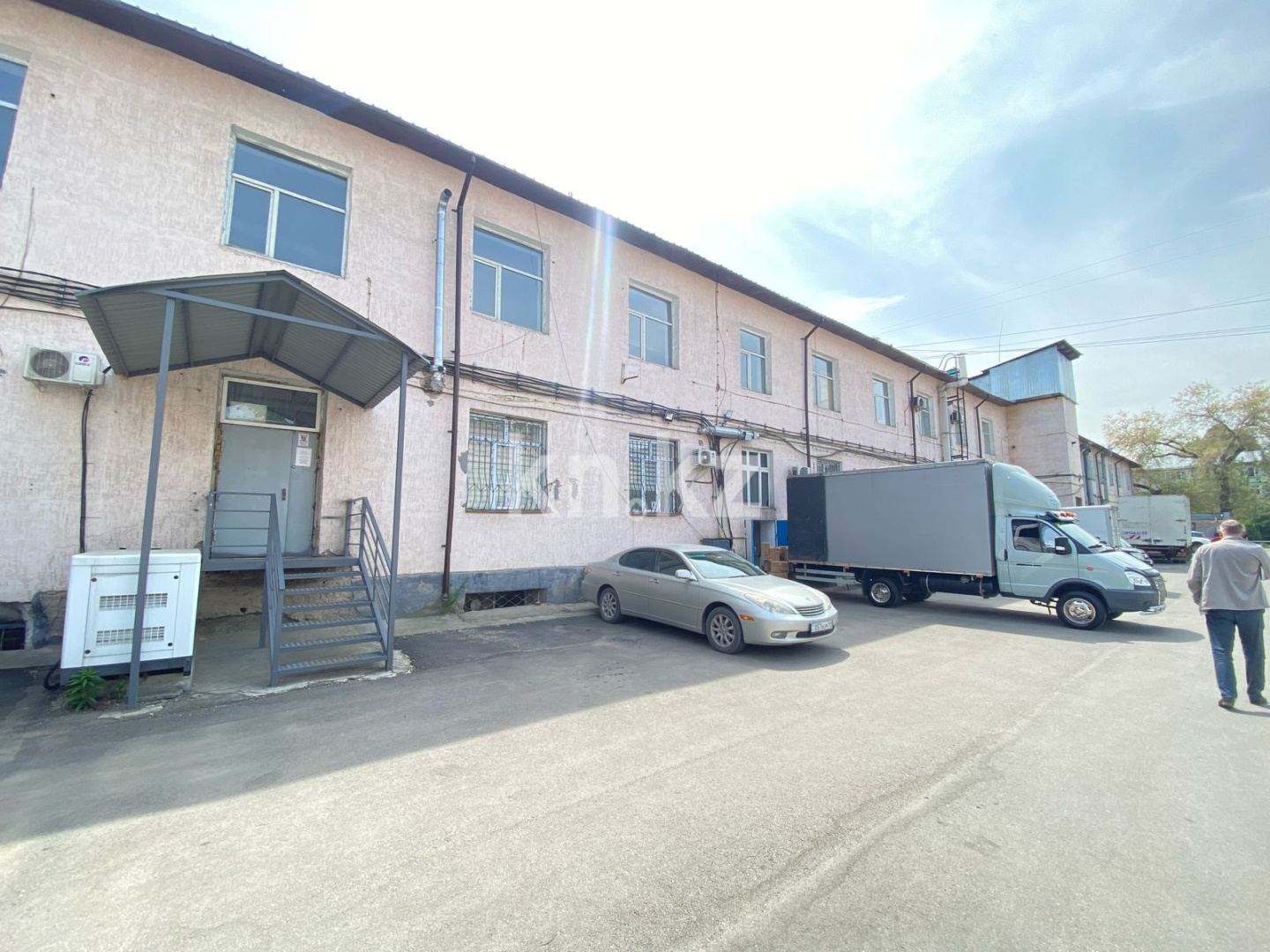 Продажа , 200 м², ул. Пушкина, дом  13 - ул. Маметовой - Продажа баз, складов и промышленной недвижимости в Алматы фото 1 из 12